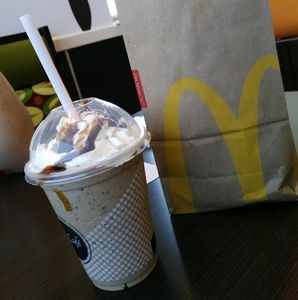 Meet your Posher, Angie